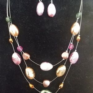 Earring/necklace set.